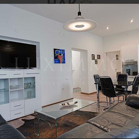 A Lovely 2 Bedroom Apartment In The Heart Of София Екстериор снимка